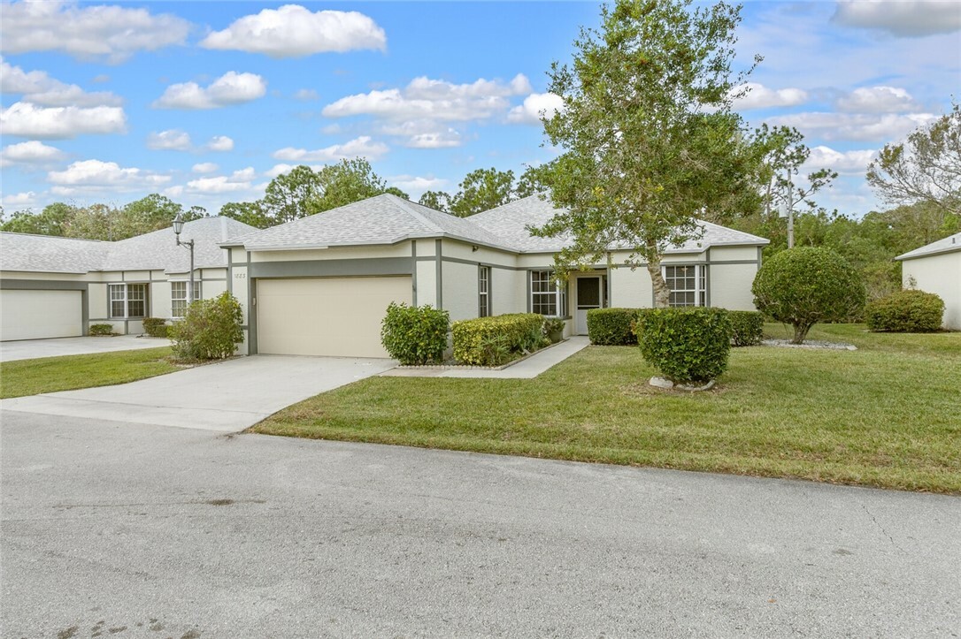 Property Photo:  1883 Westhampton Court  FL 32966 