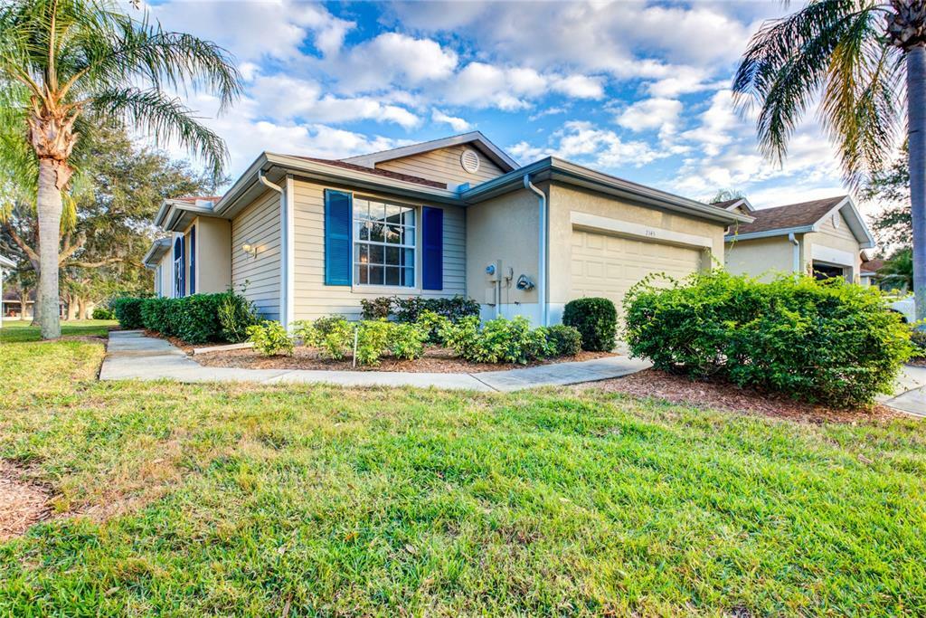 Property Photo:  2345 Nantucket Drive 31  FL 33573 