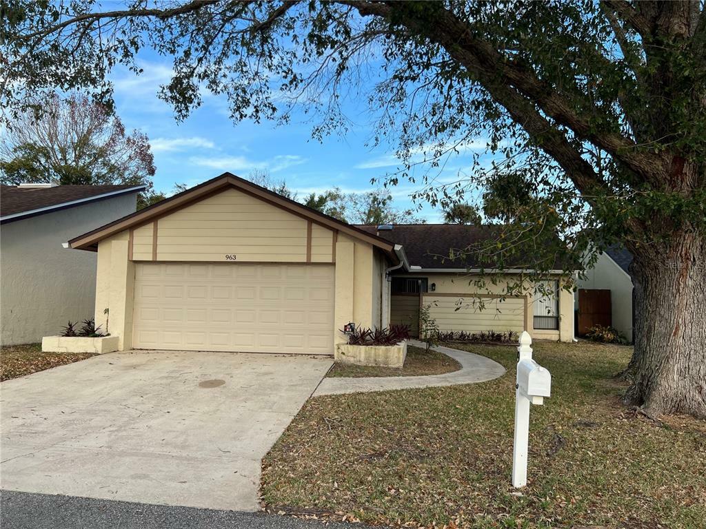 Property Photo:  963 Wedgewood Drive  FL 32708 