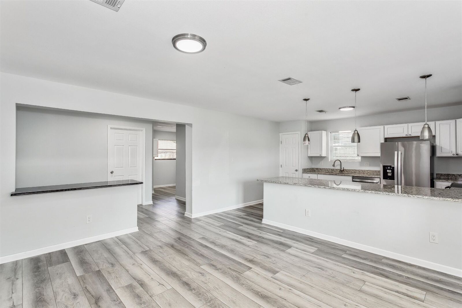 Property Photo: 704 Massachusetts Ave FL 32505