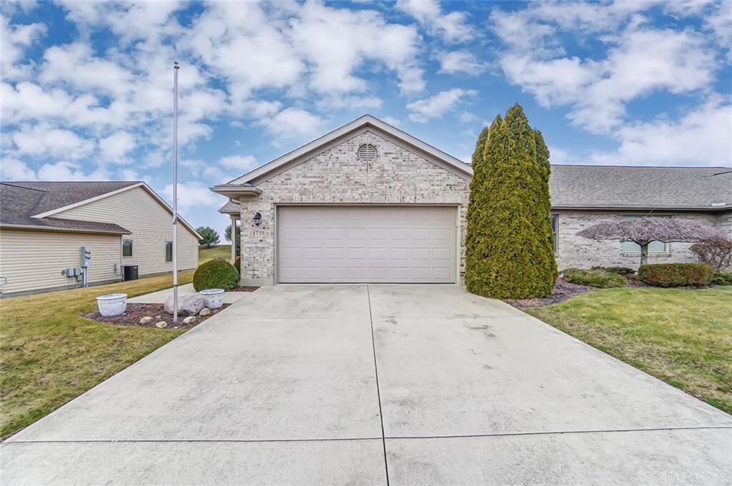 Property Photo: 1731 Cumberland Avenue OH 45365