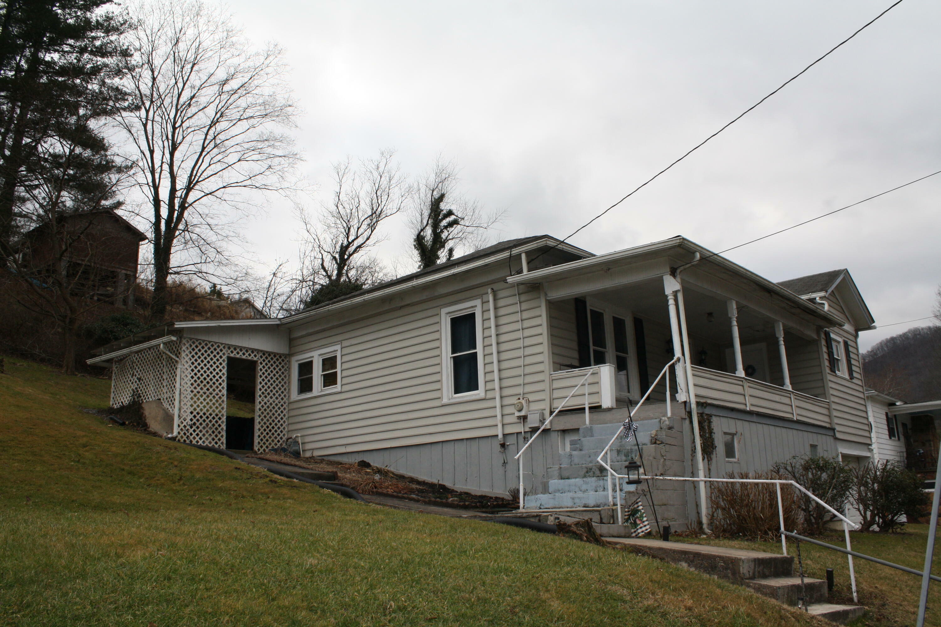 Property Photo:  510 Greenbrier Ave  WV 25951 