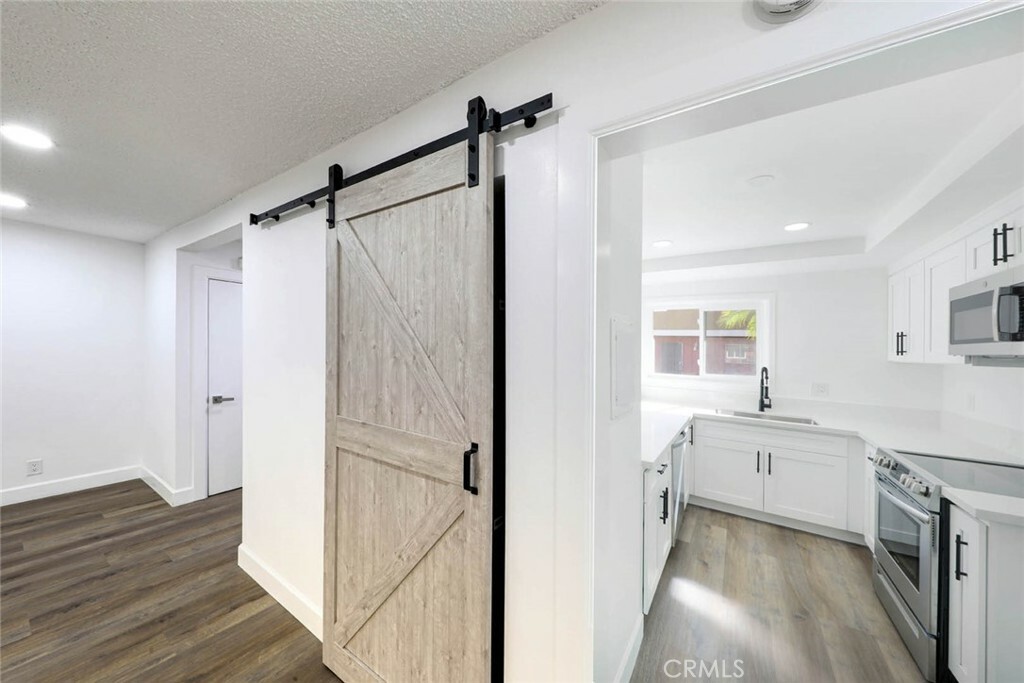 Property Photo:  624 S Sullivan Street 6A  CA 92704 