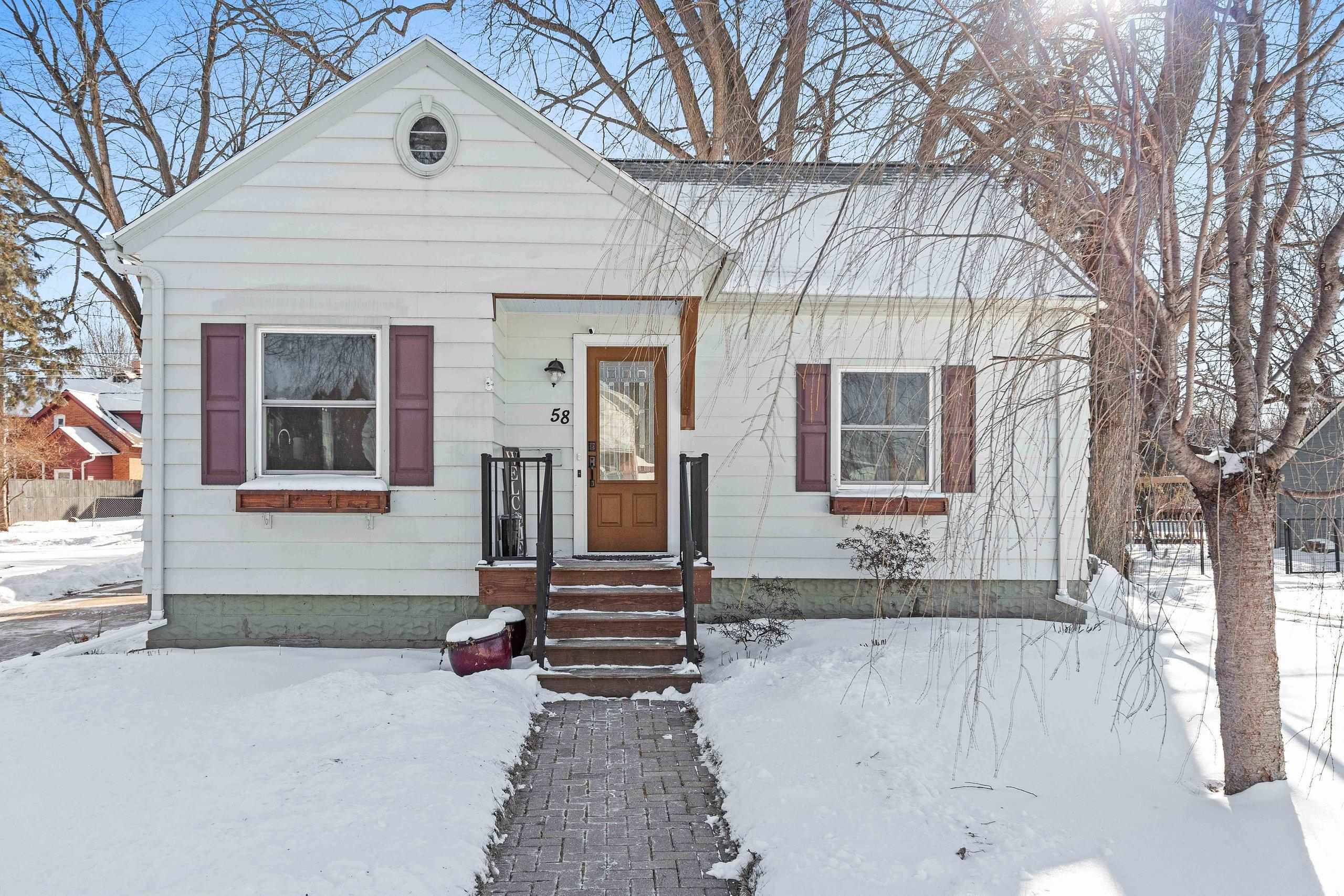 Property Photo:  58 W 11th Street  WI 54935-4961 