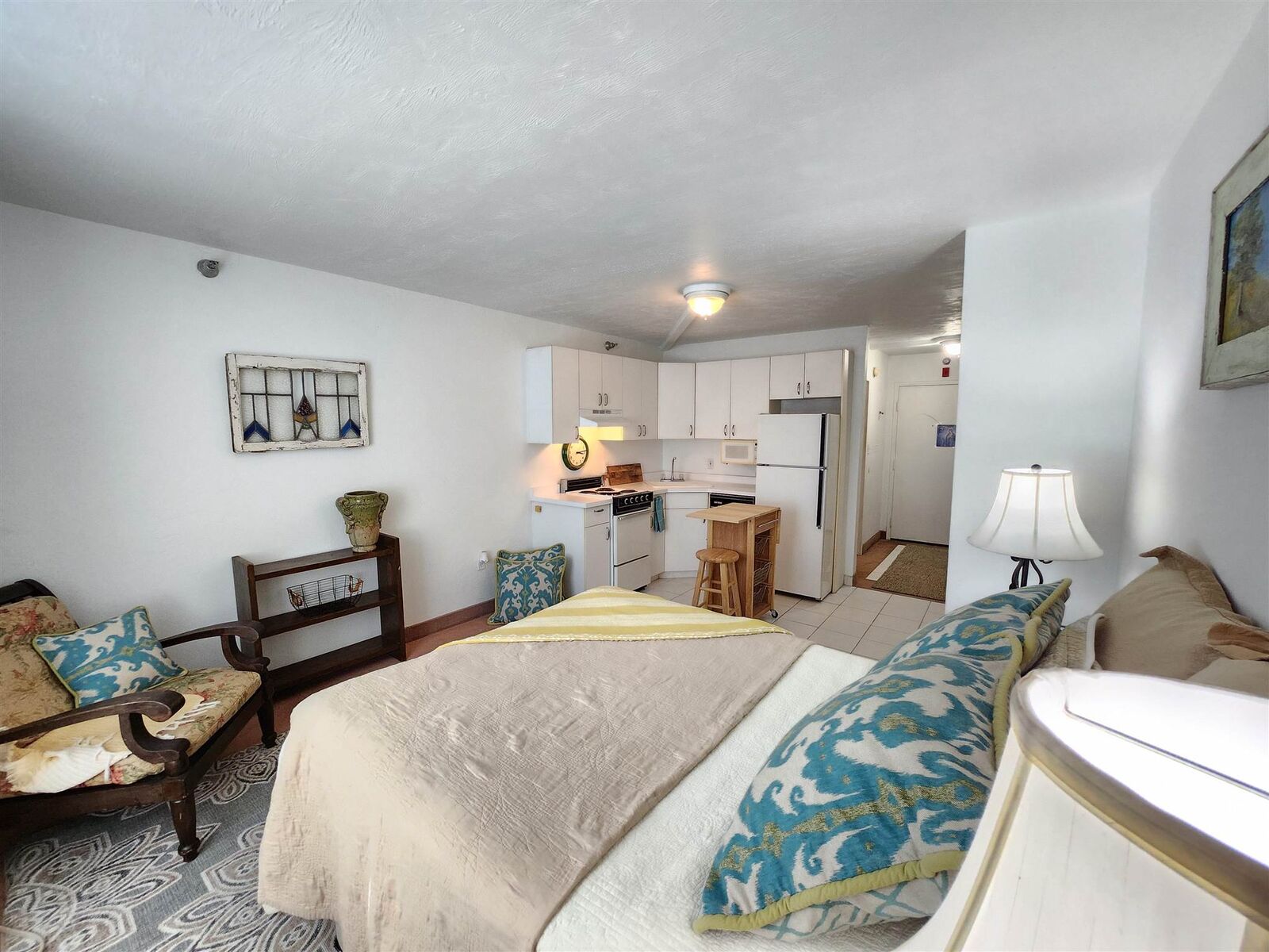 Property Photo: 224 E Garden St 109 FL 32502