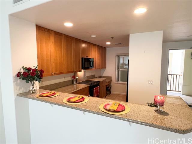 Property Photo:  520 Lunalilo Home Road 7216  HI 96825 