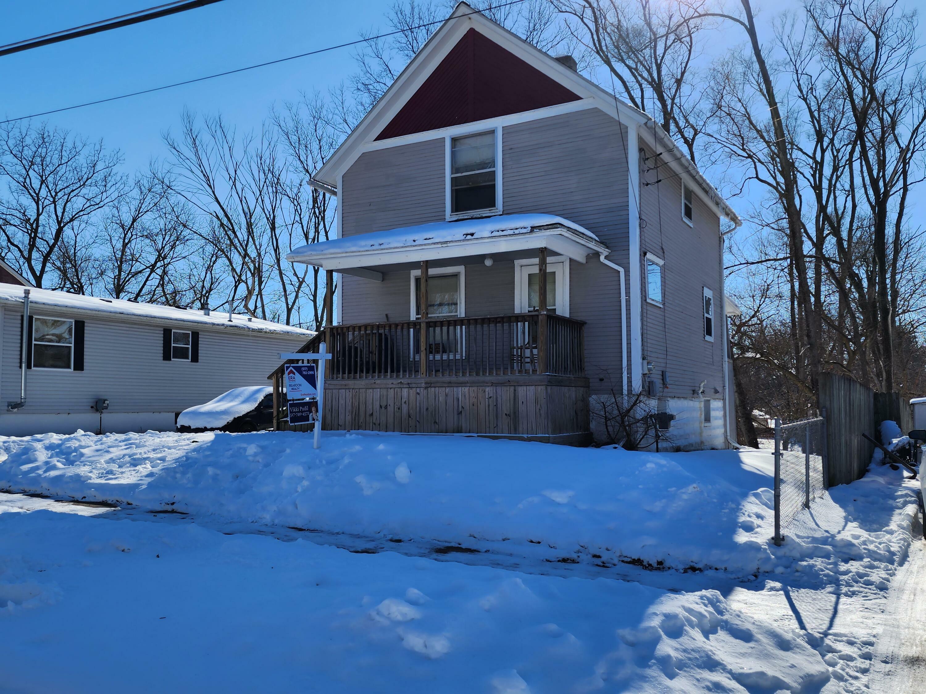 Property Photo:  321 E Robinson Street  MI 49203 