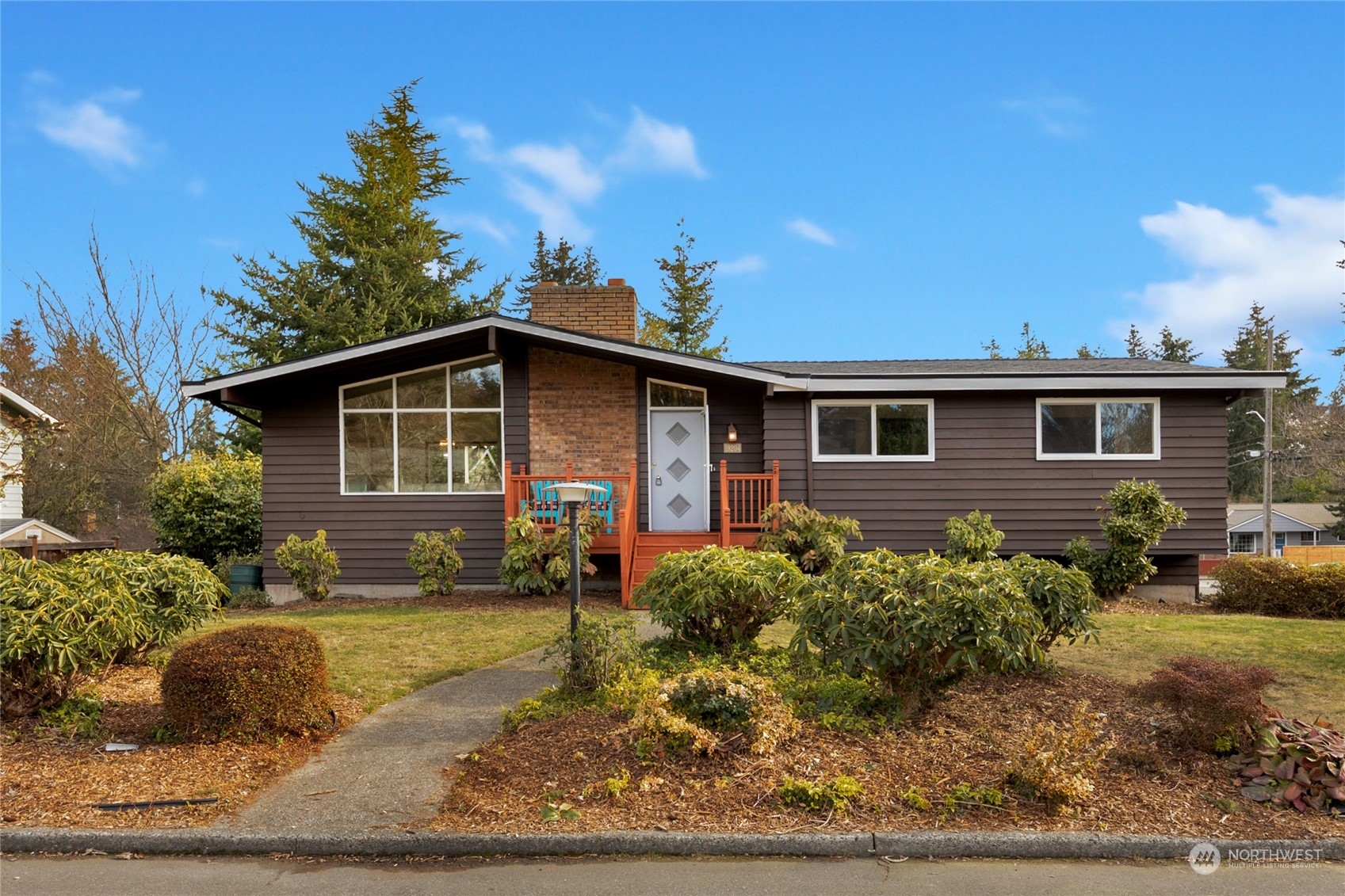 Property Photo:  19204 Densmore Avenue N  WA 98133 