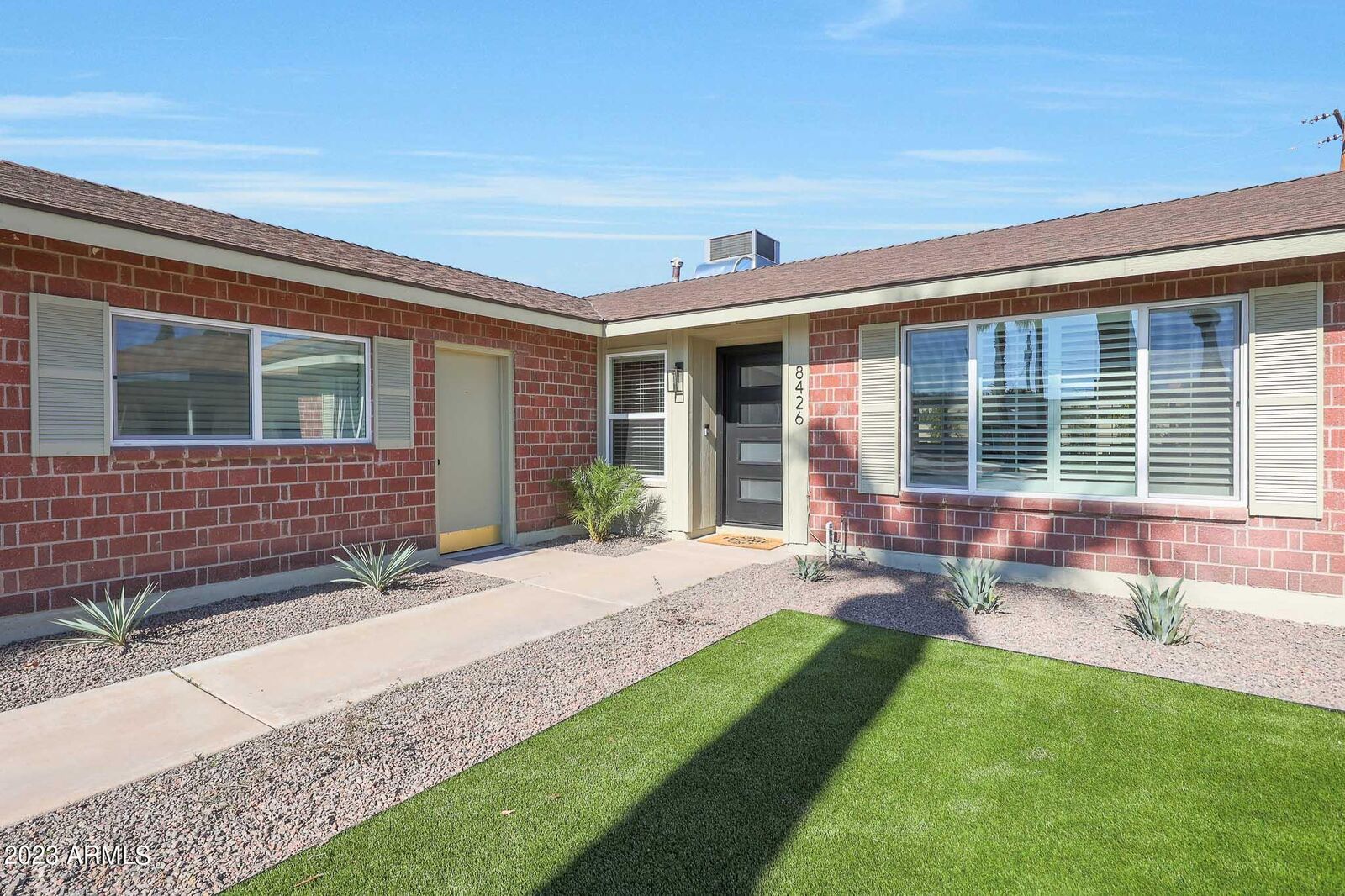 Property Photo: 8426 E Plaza Avenue AZ 85250