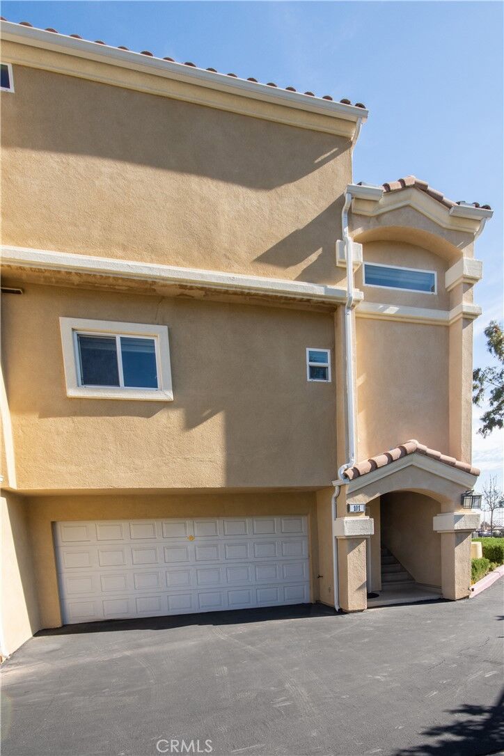 Property Photo:  2802 Green River Road 101  CA 92882 