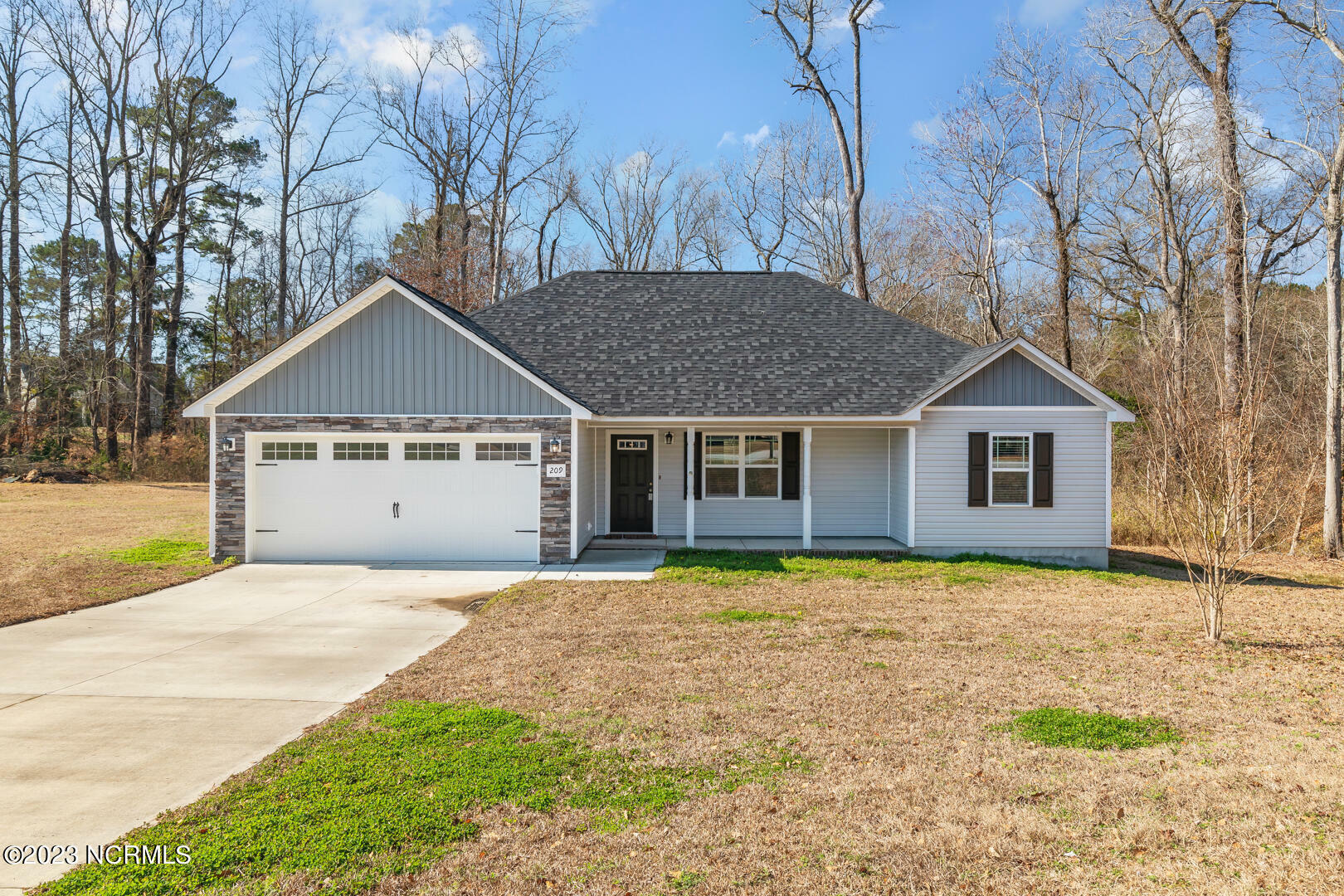 209 Gillcrest Court  Jacksonville NC 28540 photo