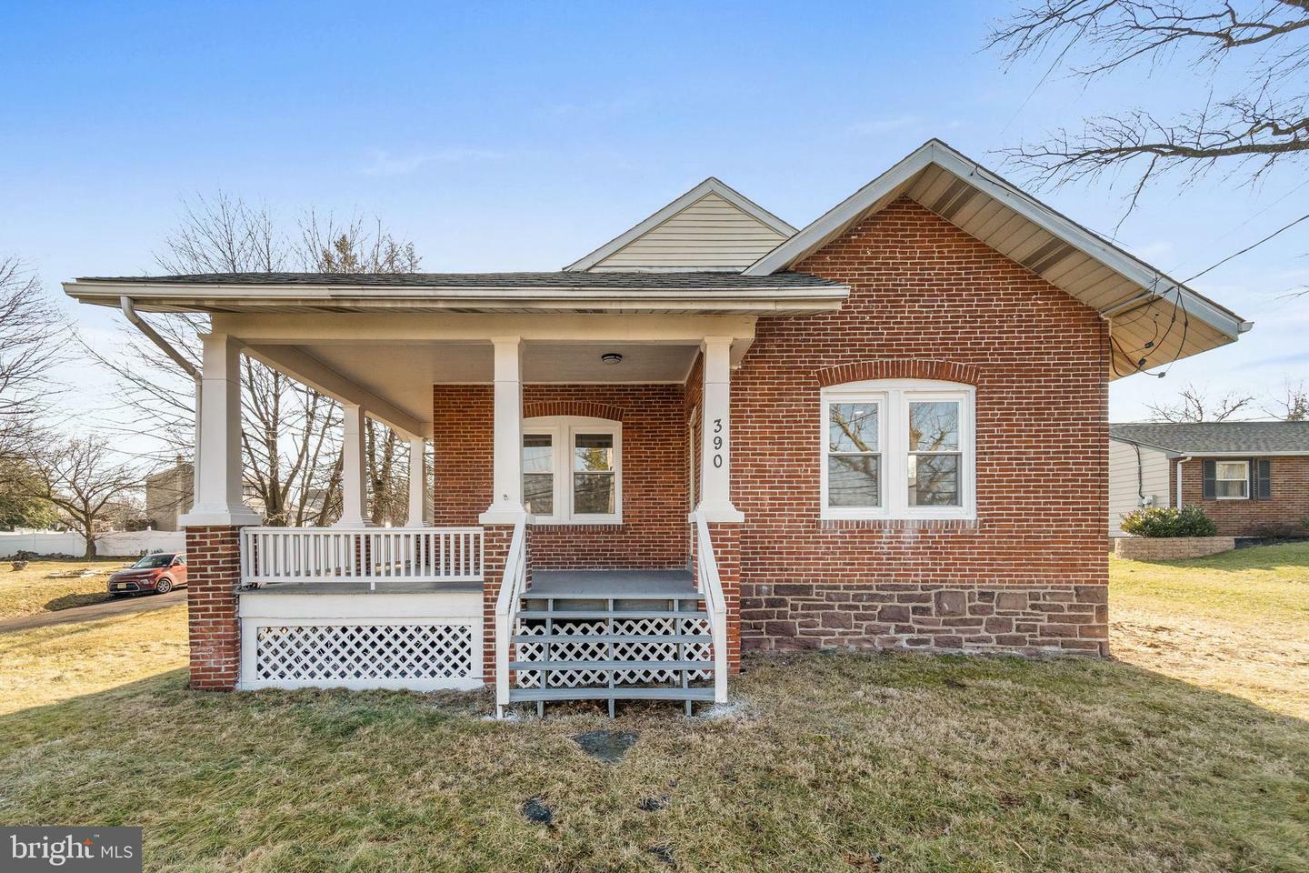 Property Photo:  390 N Pleasantview Road  PA 19464 