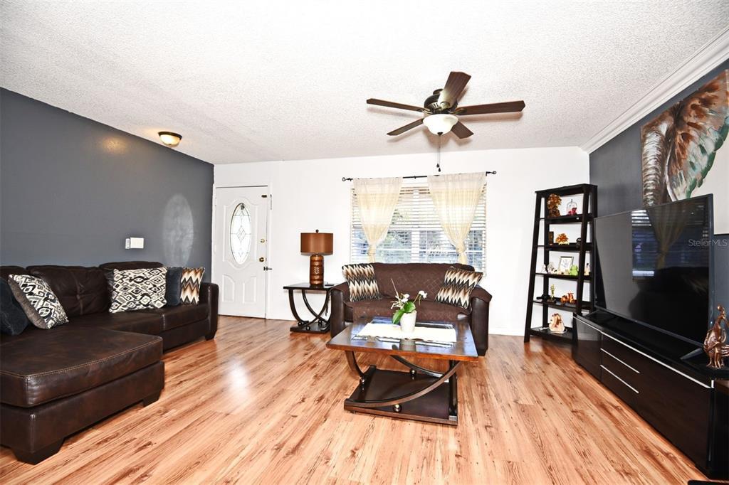 Property Photo: 403 Murphy Road FL 32708