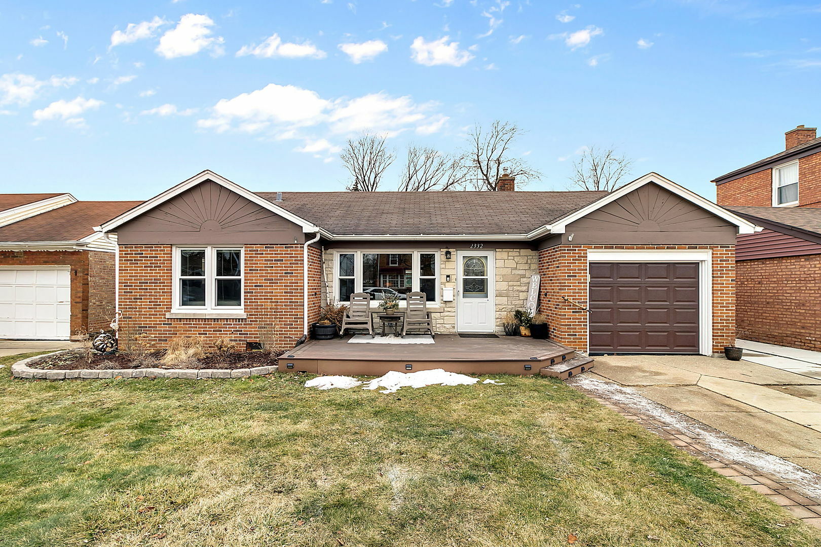 Property Photo:  2332 S 4th Avenue  IL 60546 