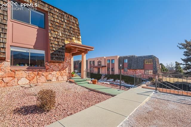 Property Photo:  2913 Mesa Road  CO 80904 