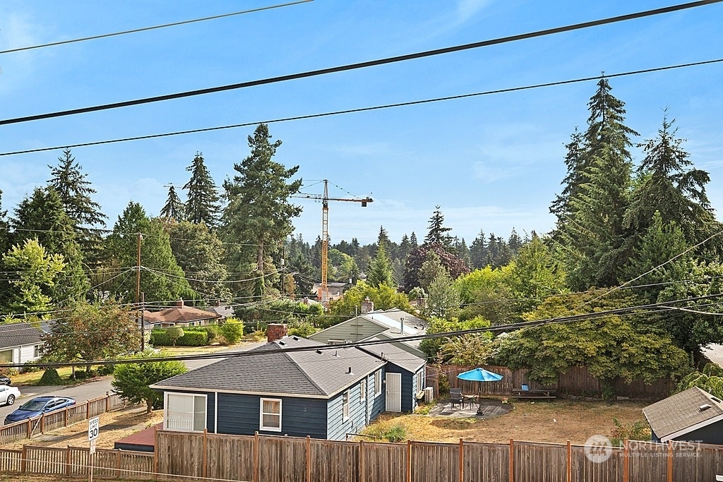 Property Photo: 14537 1st Avenue NE B WA 98155