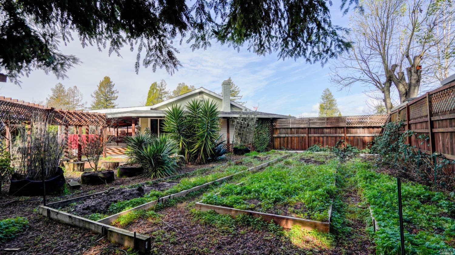 Property Photo:  525 Lorraine Court  CA 94928 