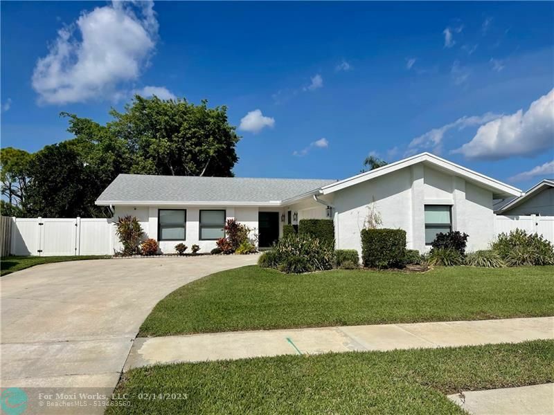 Property Photo:  4175 Birchwood Dr  FL 33487 