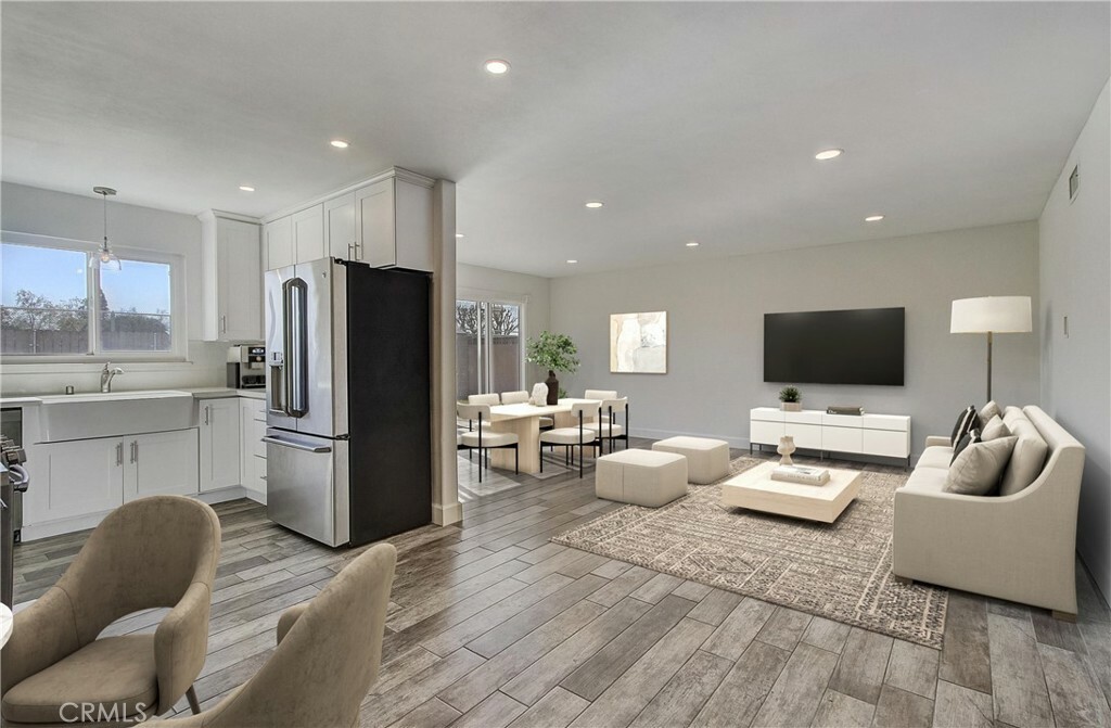 Property Photo:  3710 W Kingsway Avenue  CA 92804 