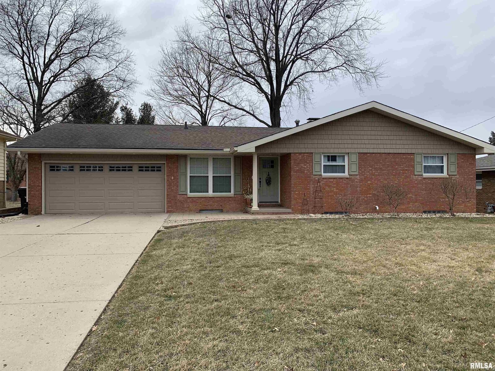 Property Photo:  6131 N Knoll Aire Drive  IL 61614 