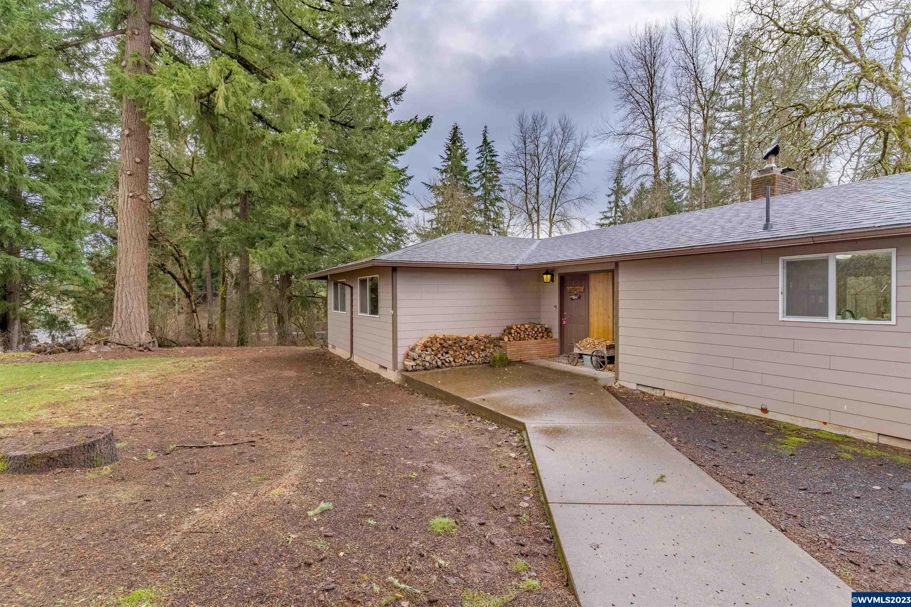 Property Photo: 28470 Liberty Rd OR 97386