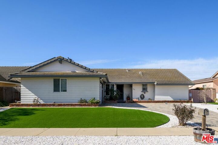 Property Photo: 883 Gwyne Avenue CA 93111
