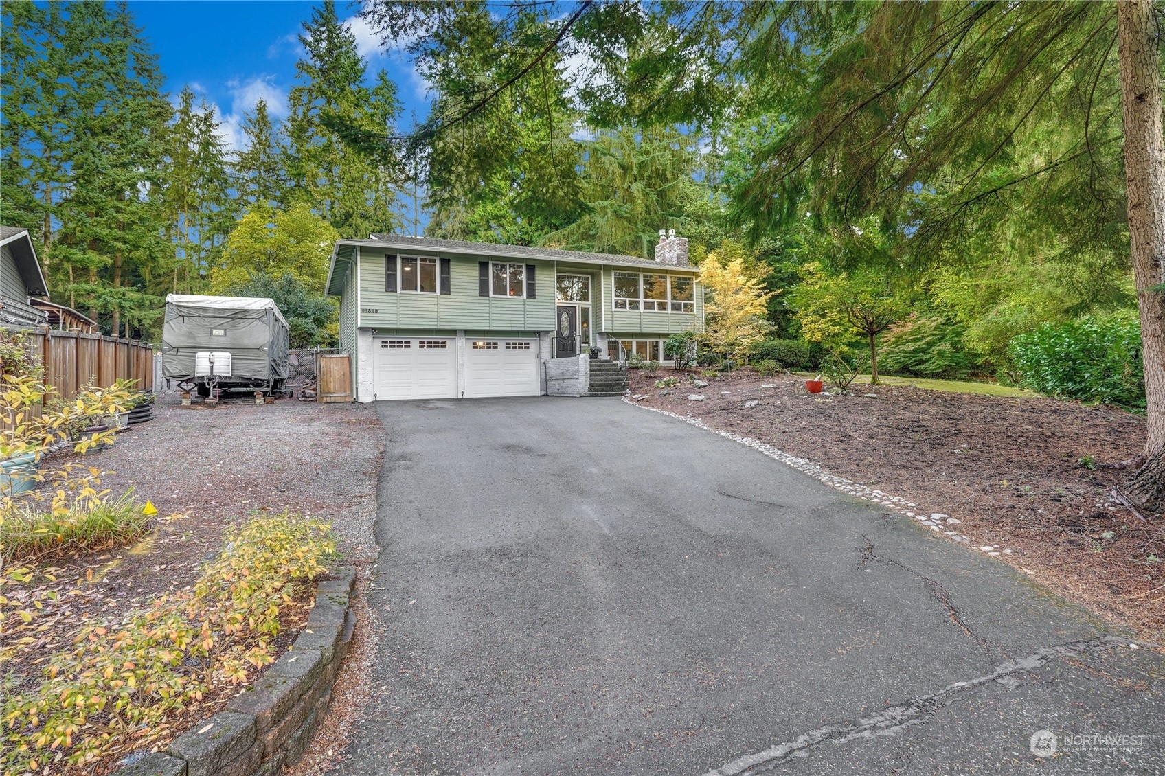 Property Photo:  21323 73rd Drive SE  WA 98072 