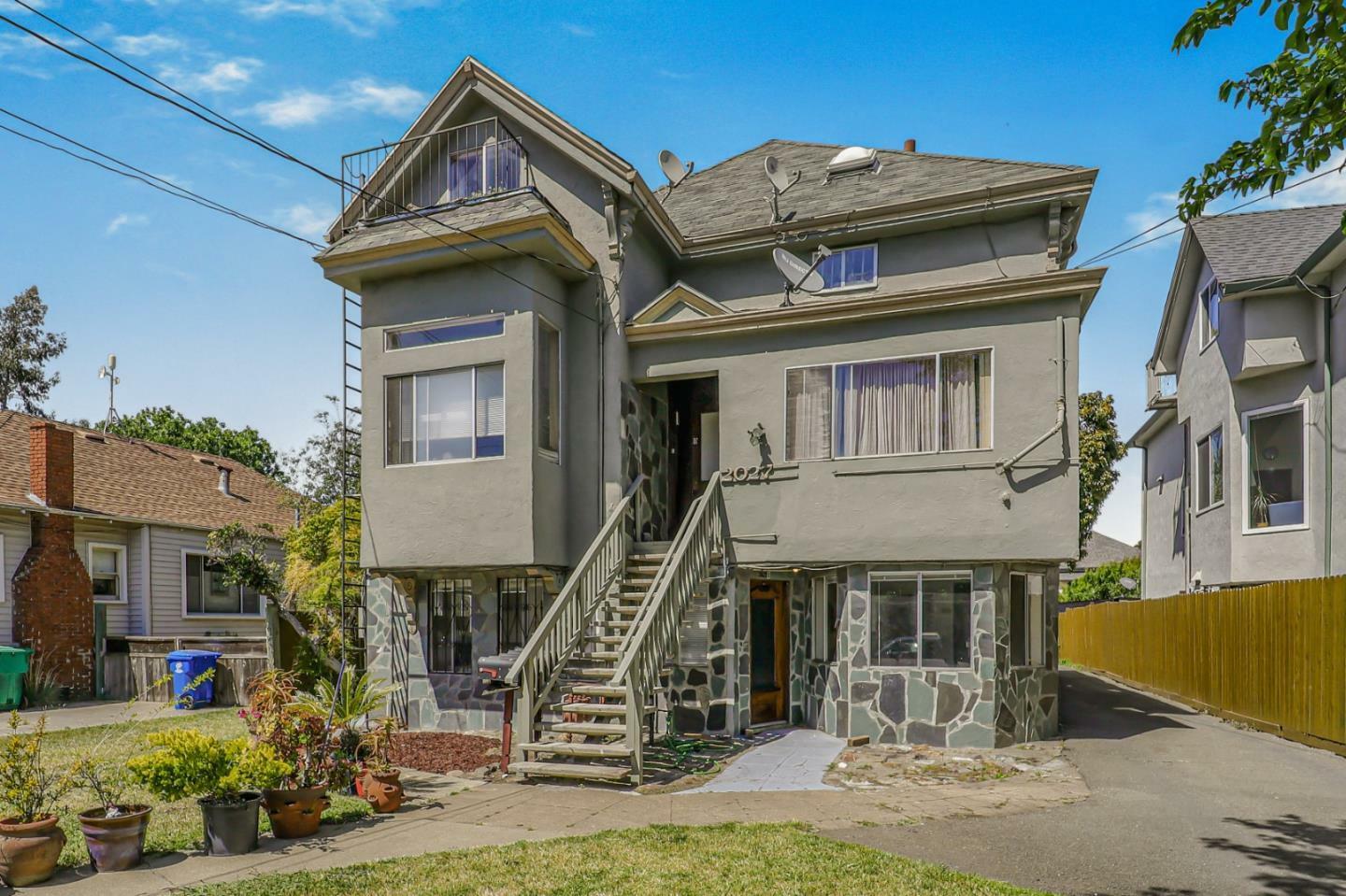 Property Photo: 2027 Pacific Avenue CA 94501