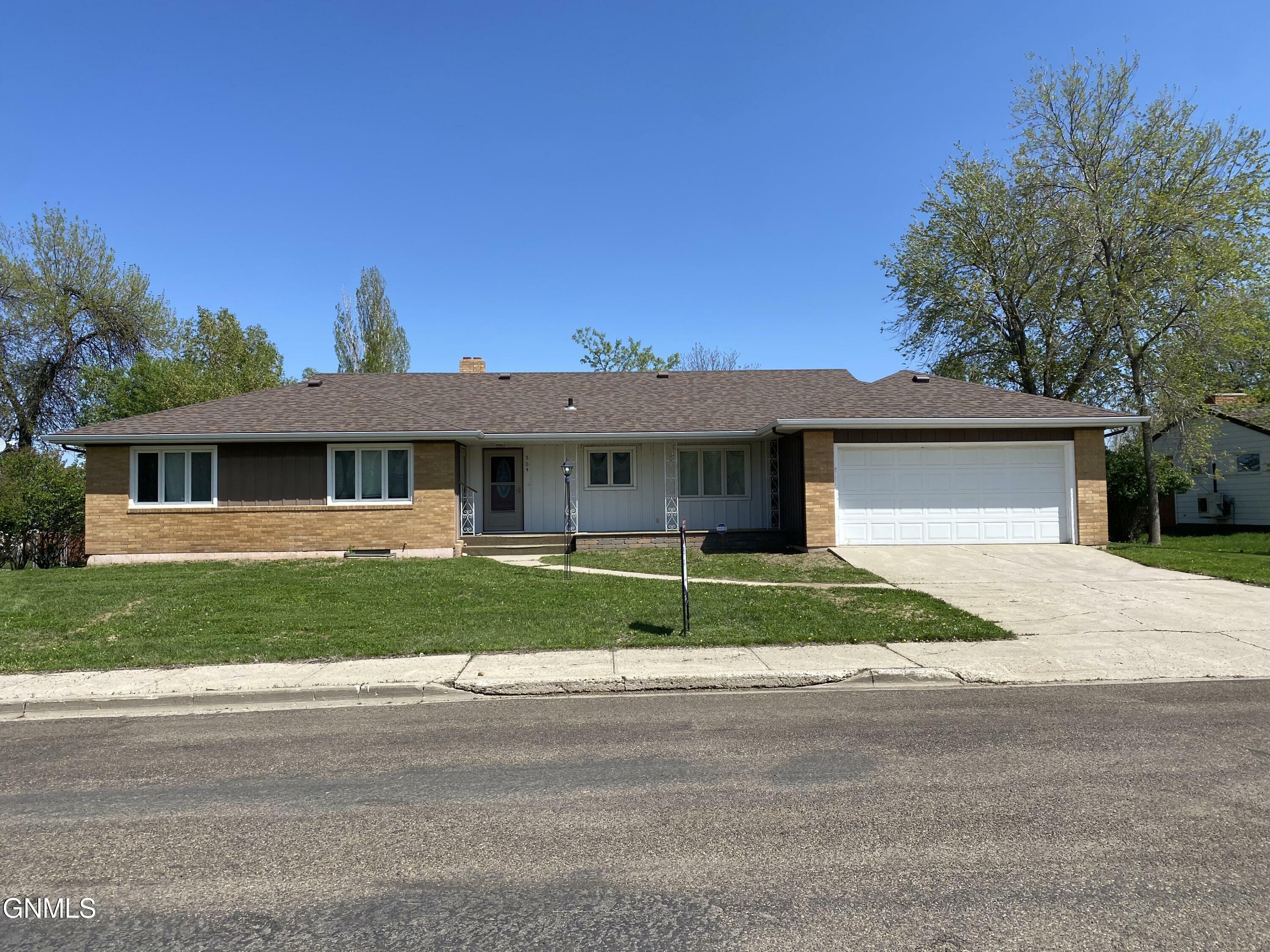 Property Photo:  504 4th Street NE  ND 58854 