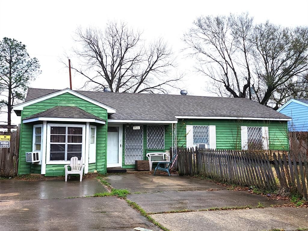 Property Photo: 2111 Garvey Drive TX 77506