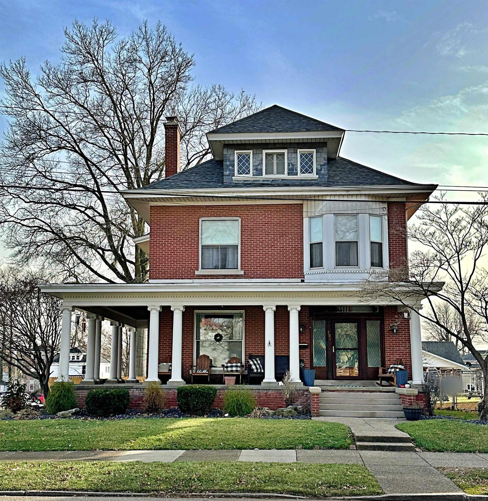 Property Photo: 707 E Walnut Street IN 47501