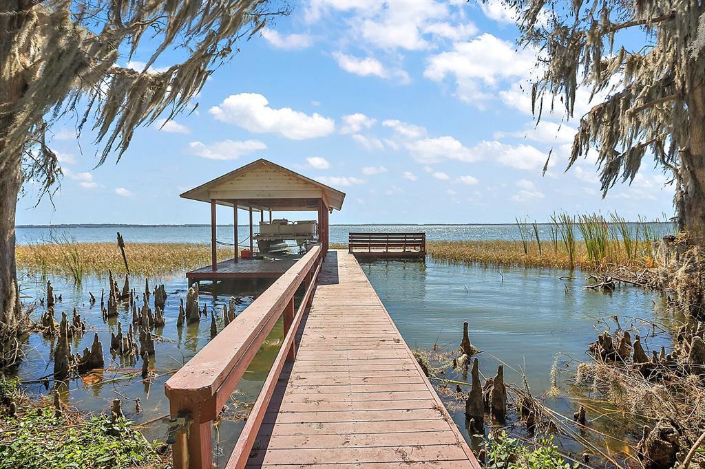Property Photo:  3010 Indian Trl  FL 32726 