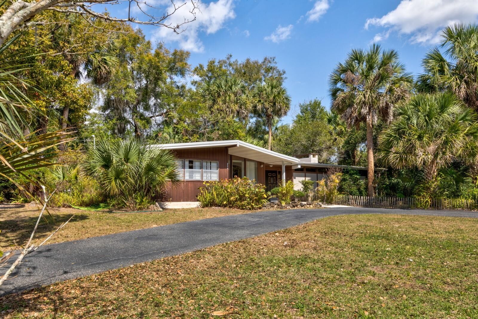 Property Photo:  801 Buena Vista Drive  FL 32726 