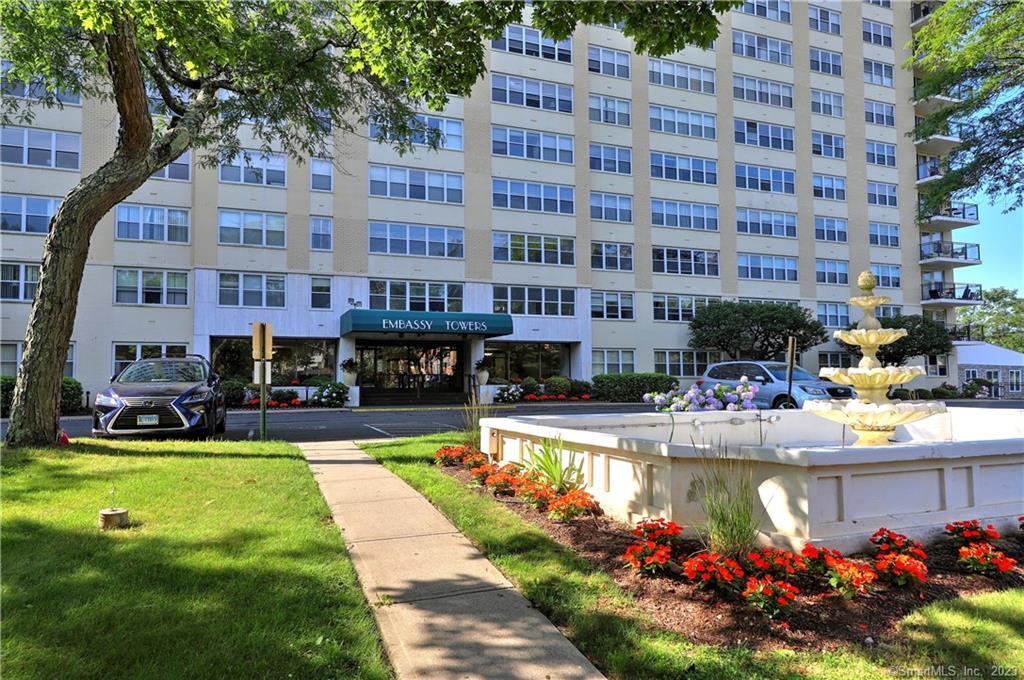 Property Photo: 2625 Park Avenue 8L CT 06604