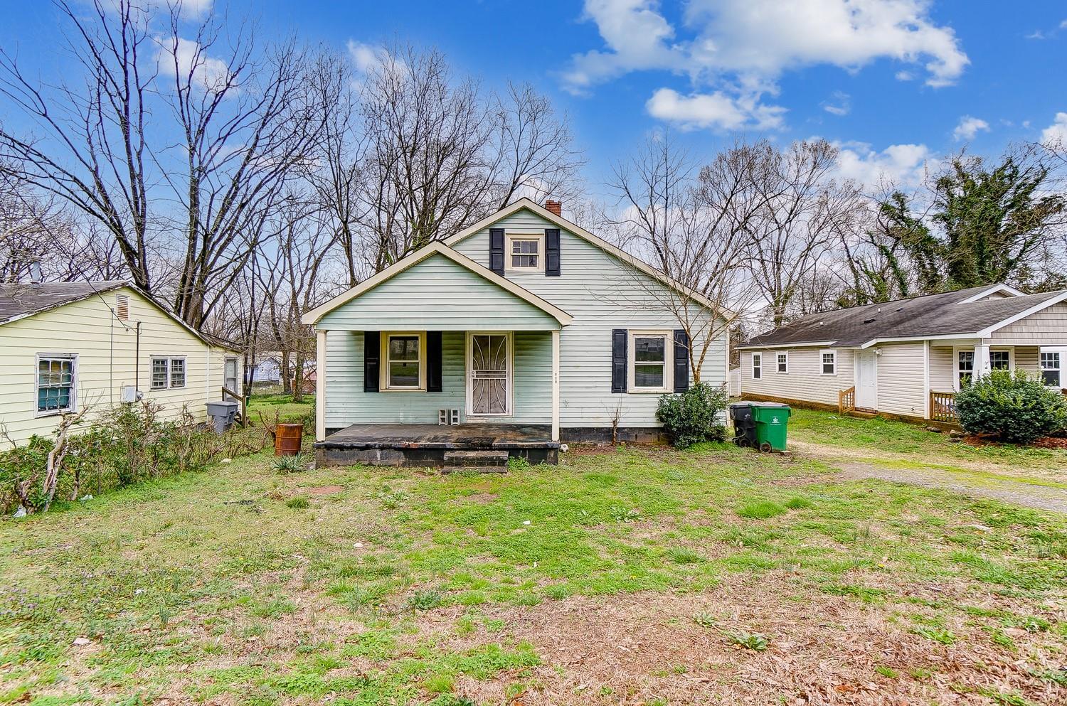 Property Photo: 804 Rayon Street NC 28216