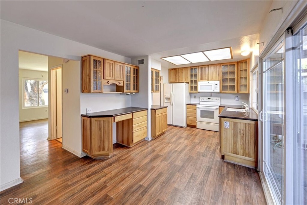 Property Photo:  531 Breezewood Court  CA 93821 
