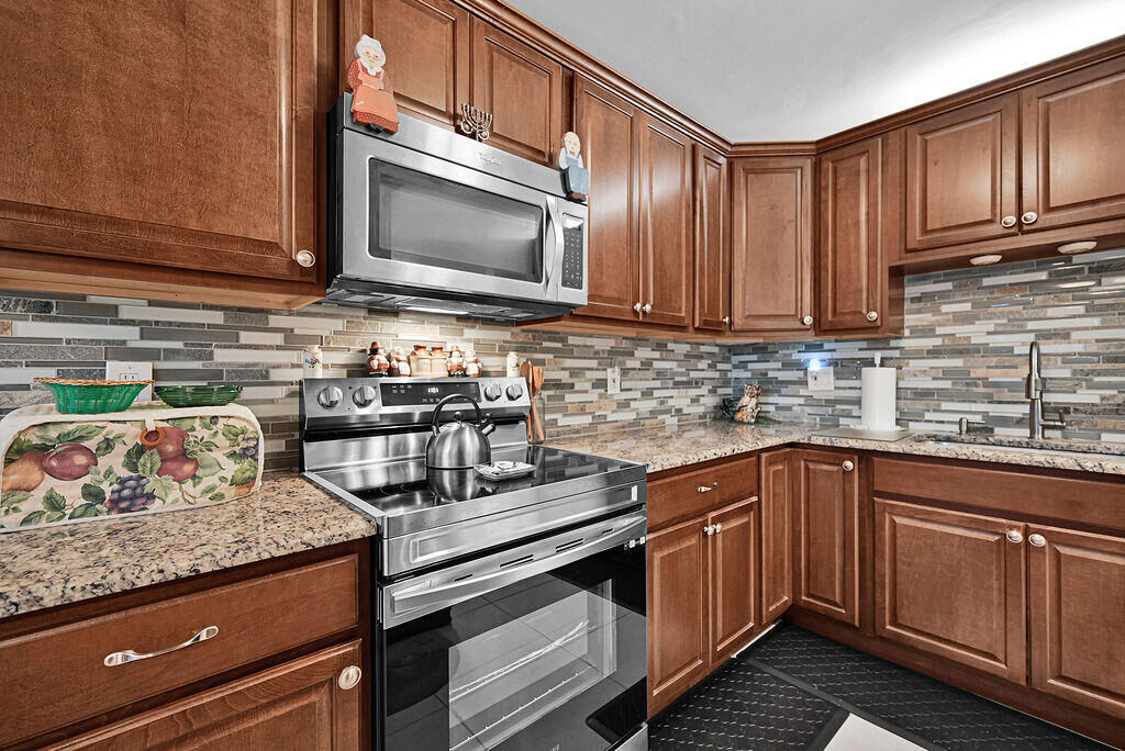 Property Photo: 10107 Mangrove Drive 103 FL 33437