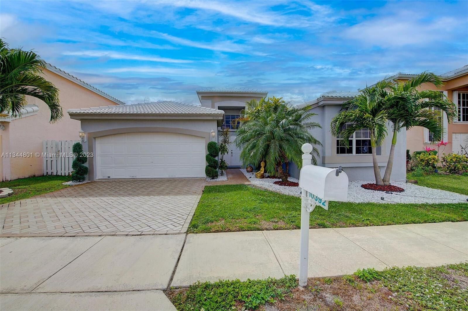 Property Photo: 10392 SW 9th Ln FL 33025