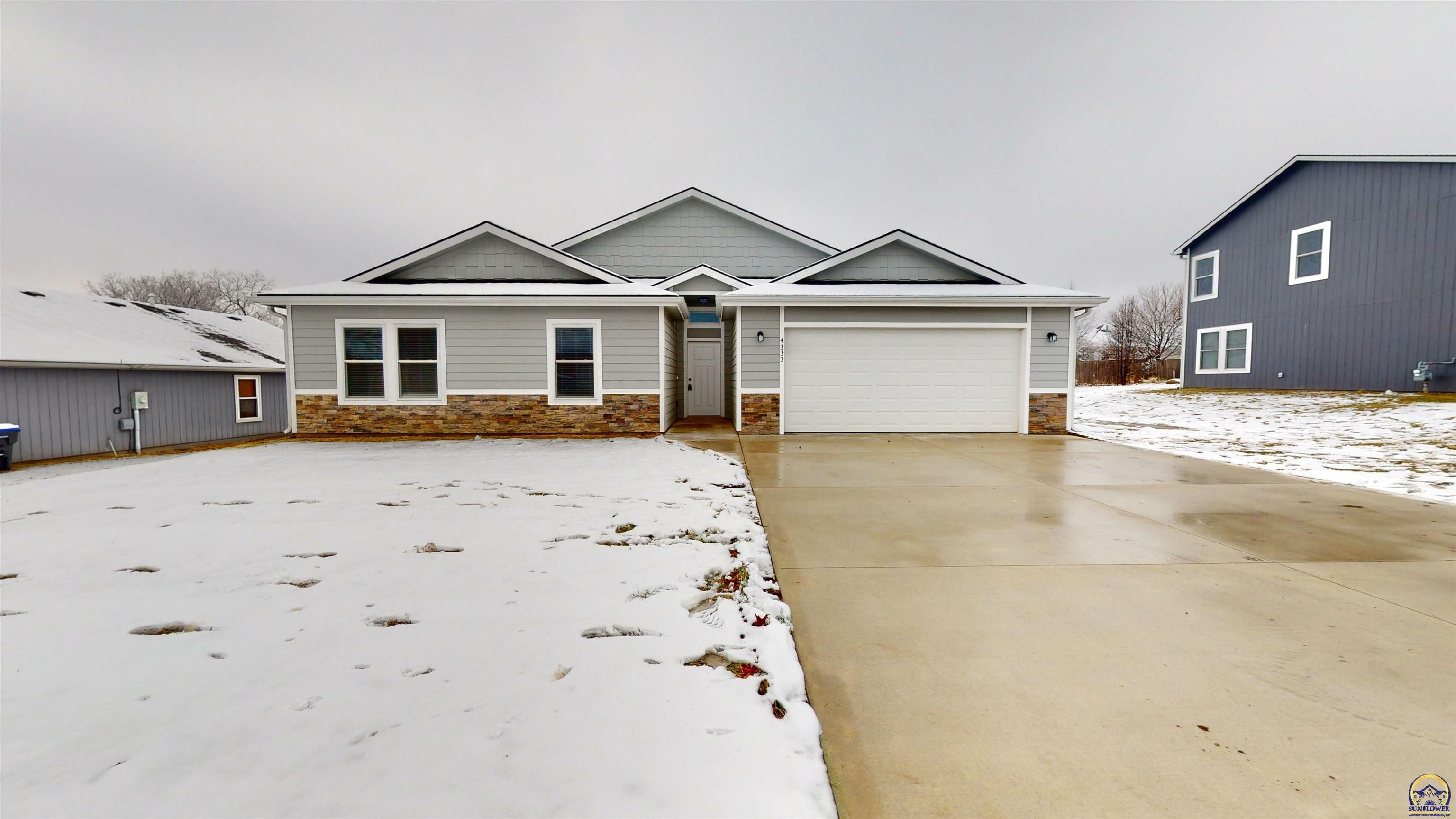 Property Photo:  4333 SE Michigan Ave  KS 66609 