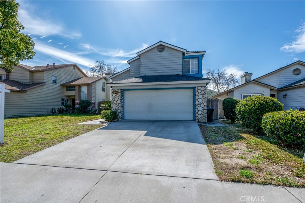 Property Photo:  14039 Weeping Willow Lane  CA 92337 