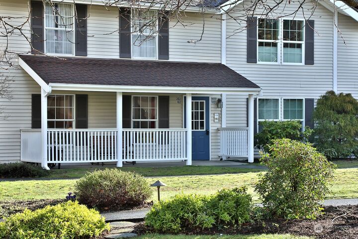 Property Photo:  544  Creekside Terrace 102  WA 98260 