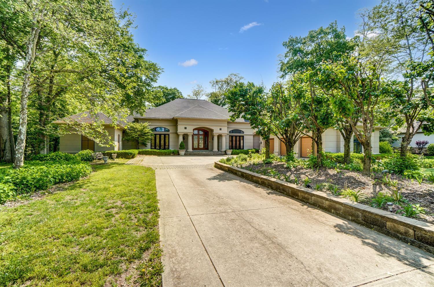 Property Photo: 7240 Meeker Creek Dr OH 45414