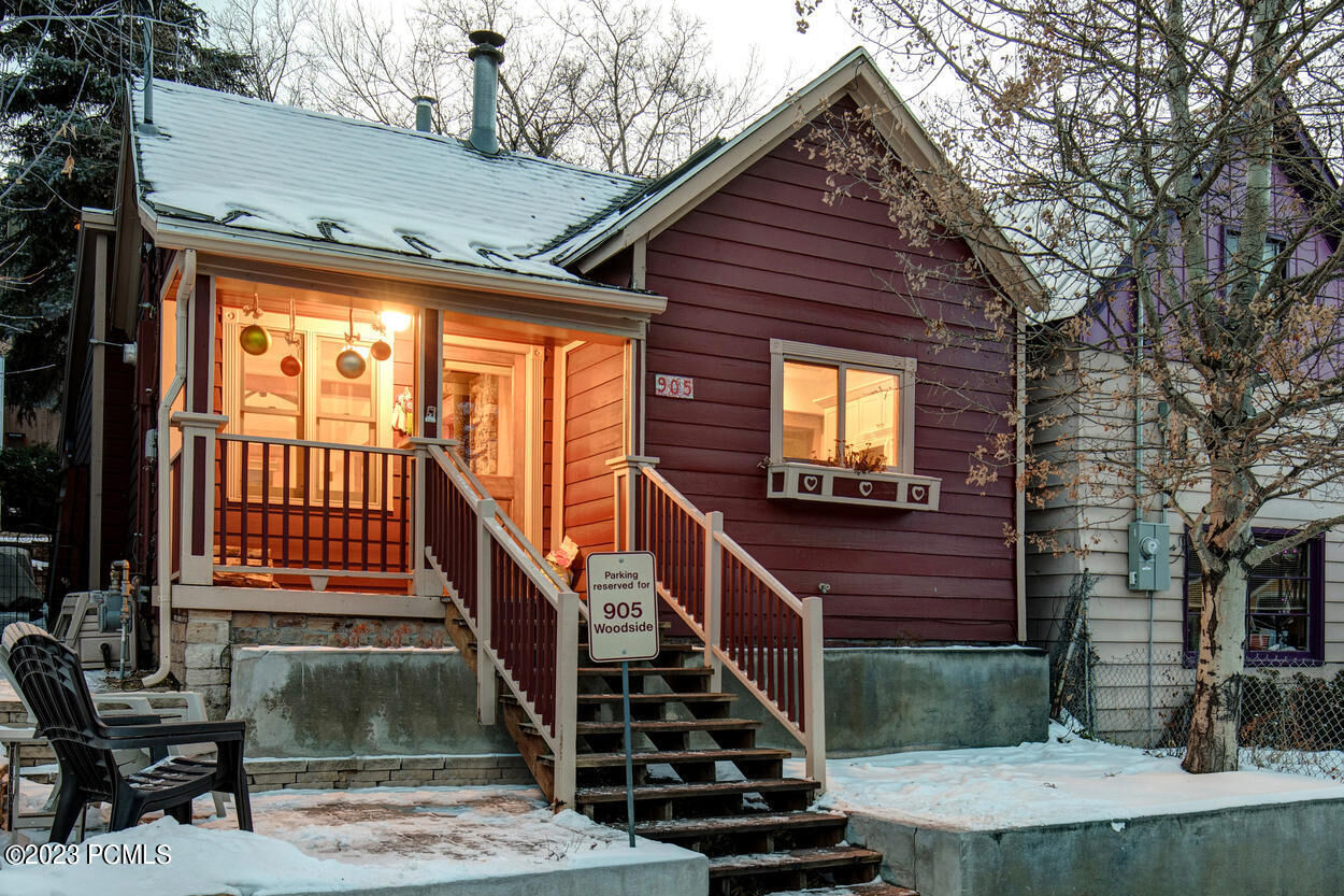 Property Photo: 905 Woodside Ave Avenue UT 84060