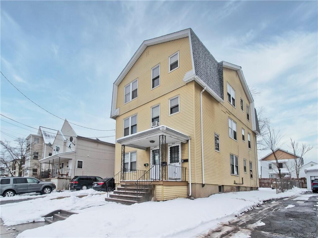 Property Photo: 204 South Street CT 06114