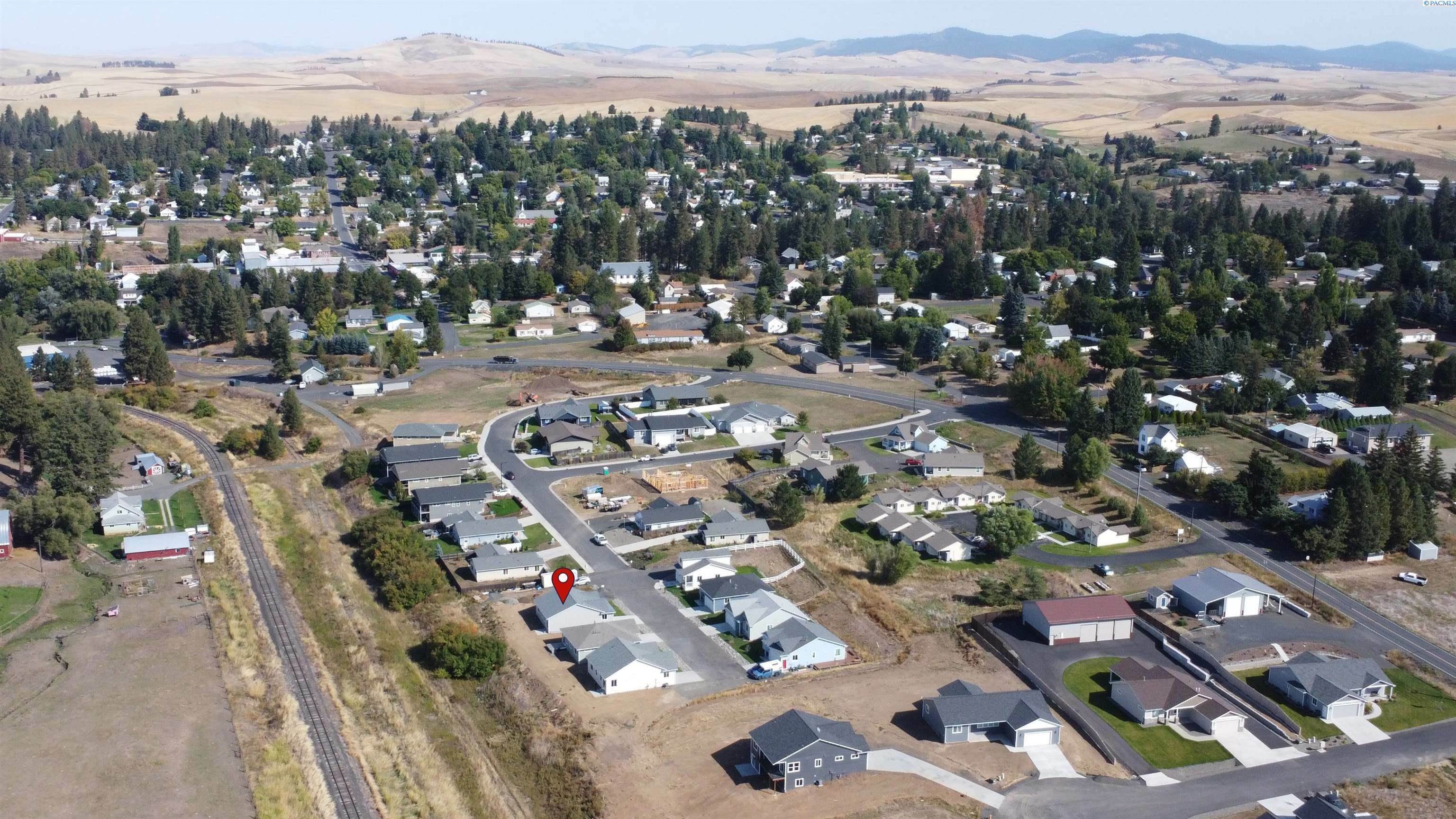 Property Photo: 609 Harvest Loop WA 99161