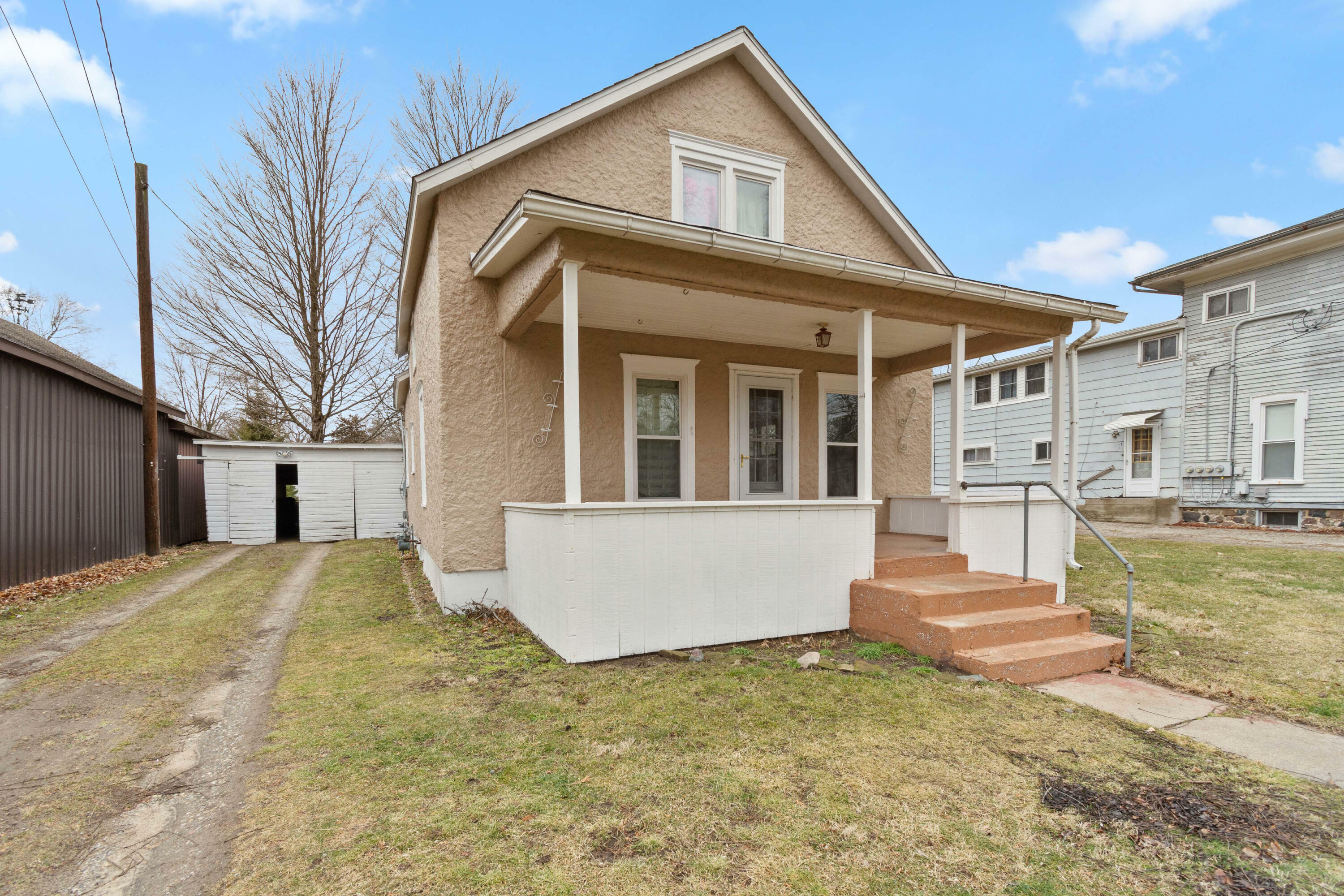 Property Photo: 218 W Saint Joe Street MI 49252