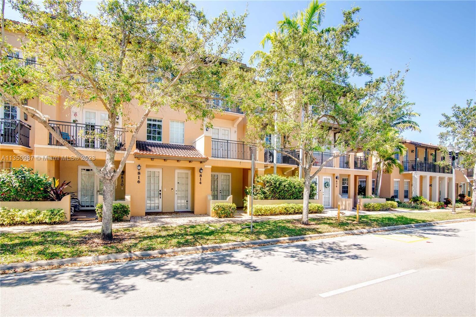 Property Photo:  814 SW 147th Ave 3606  FL 33027