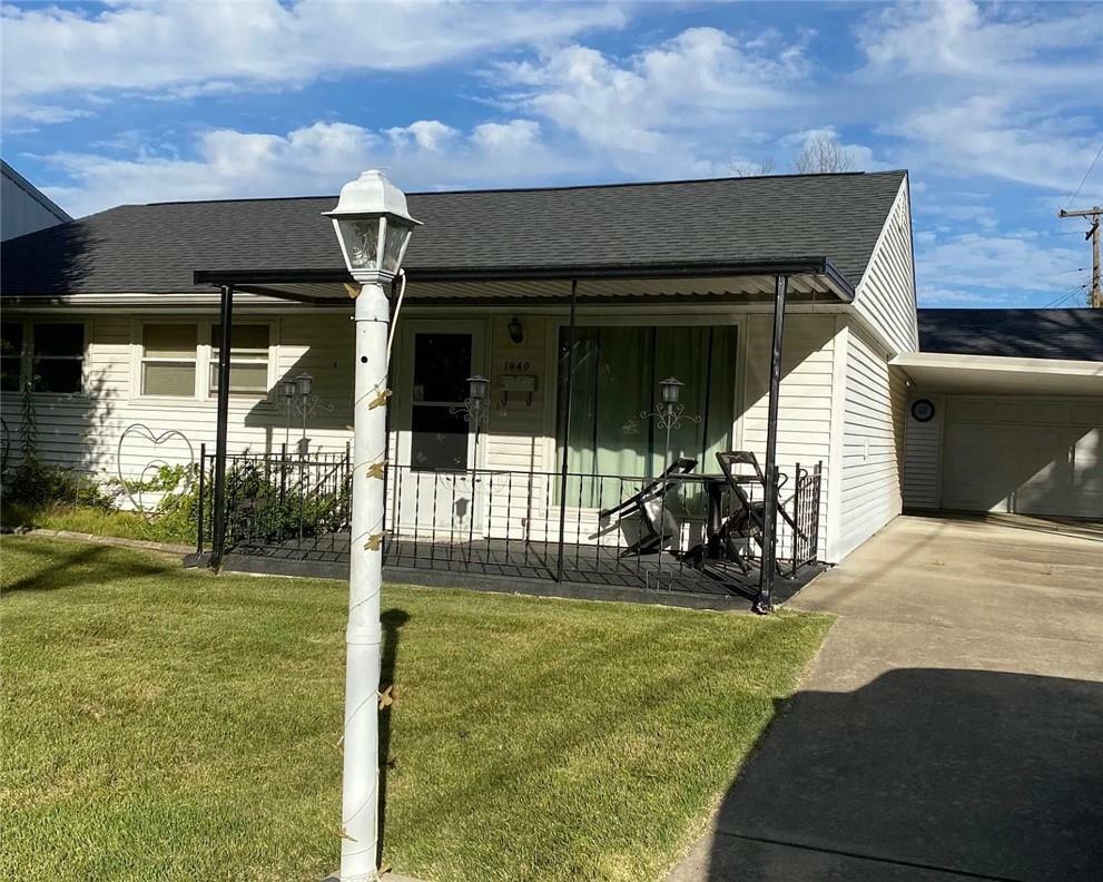 Property Photo:  1940 S Richmond Road  IL 62521 