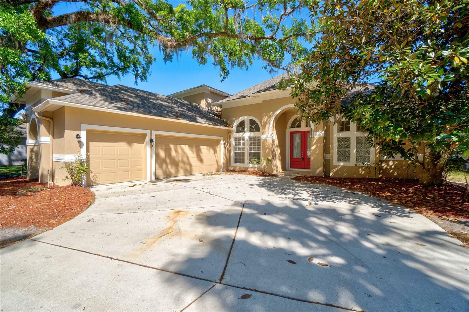 Property Photo:  729 Broadoak Loop  FL 32771 