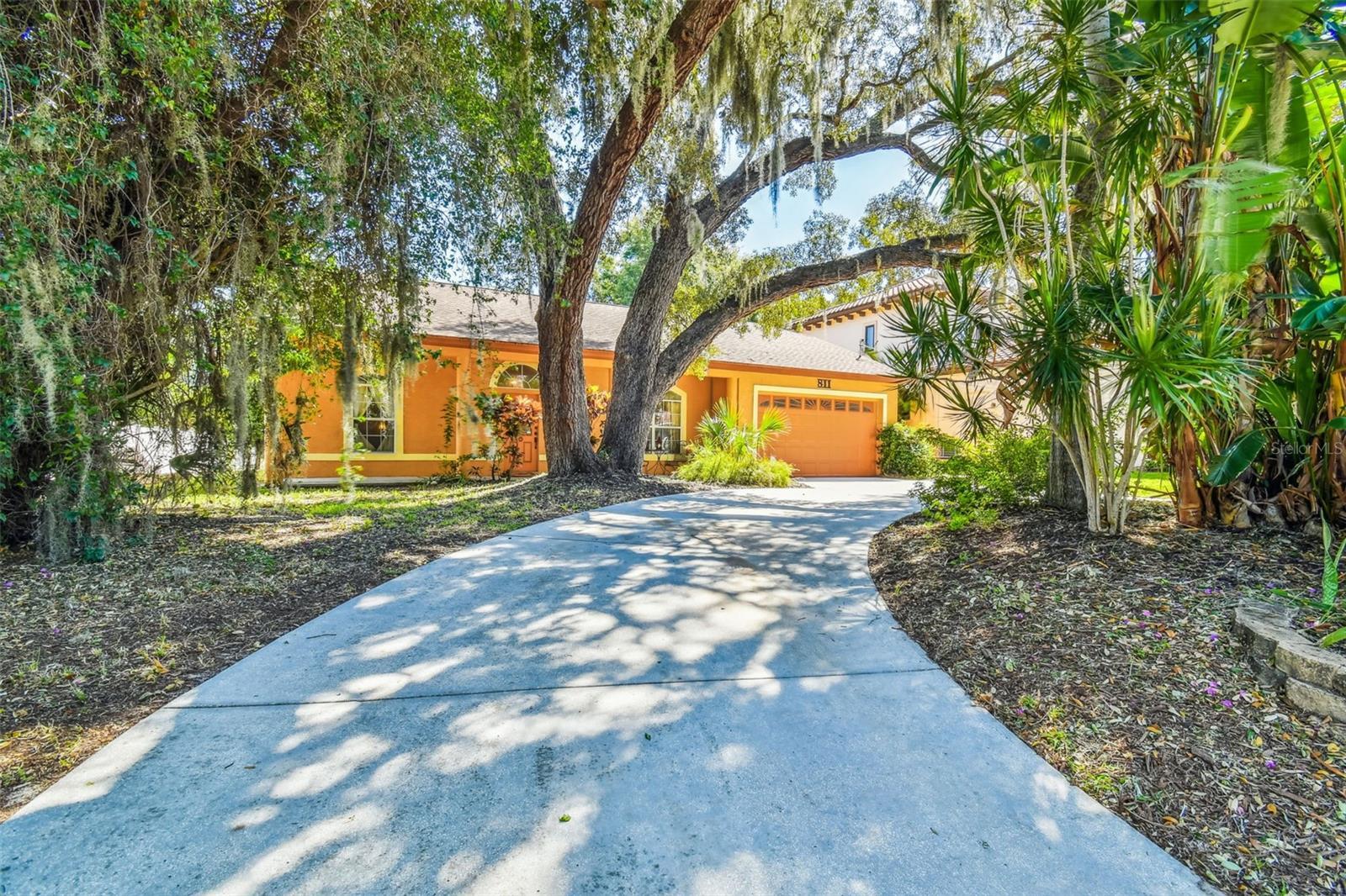 Property Photo: 811 Virginia Avenue FL 34689